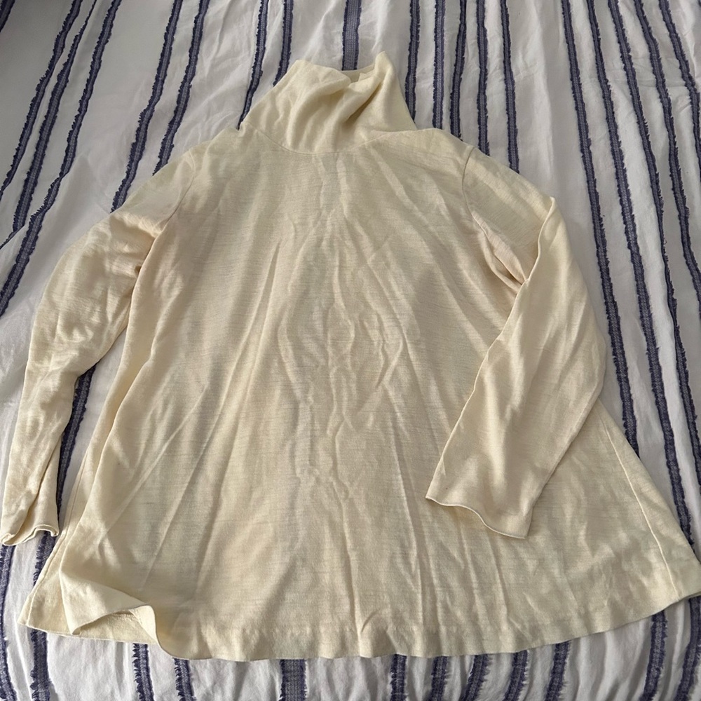 Vintage light weight maternity turtleneck